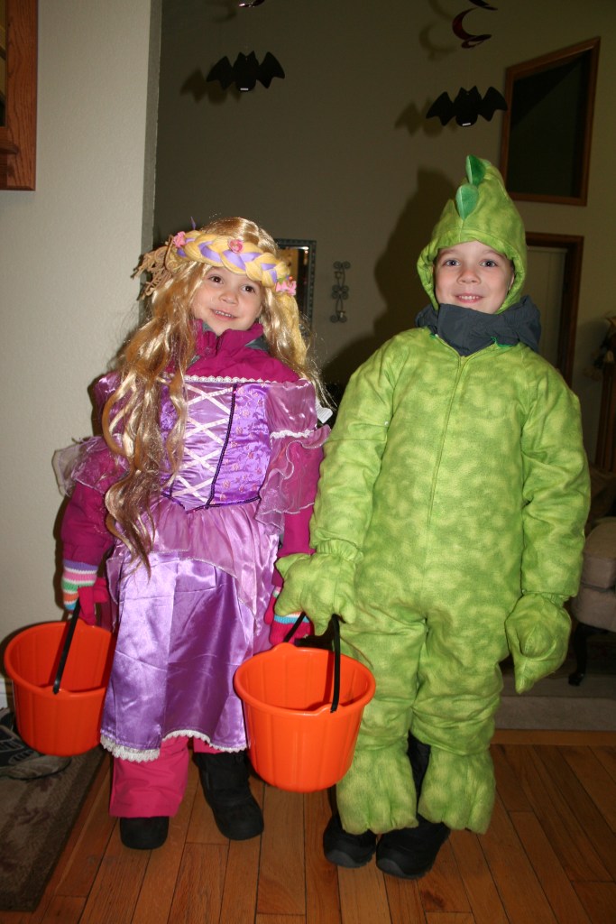 10-31-2011 trick or treat_0001