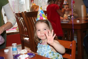 4-11-2010 maggie bday_cupcakes